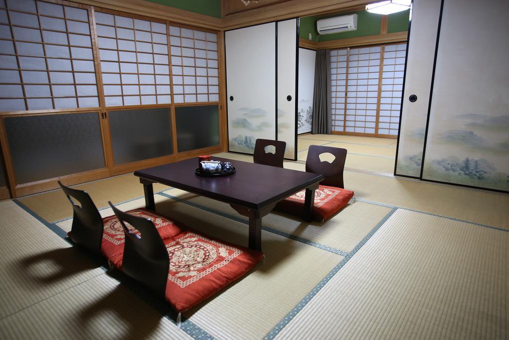 Minshuku Tenhou Hotel Takachiho Exterior photo